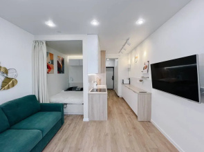 Aparts dizayn-studiya v tsentre s zh/d vokzalom Flat
