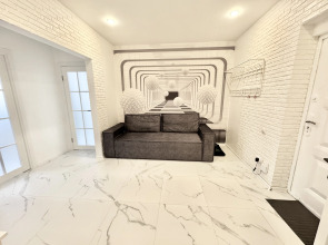 Апартаменты с 2 спальнями напротив Подьемника