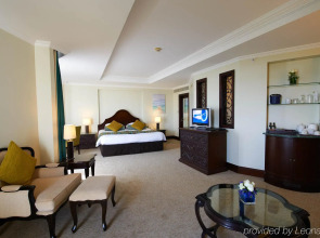 Курортный отель JA The Resort - JA Beach hotel