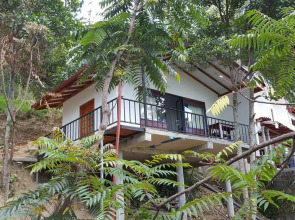 Cloudy Hill Cottage Hotel