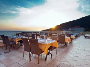 WGrand Hotel