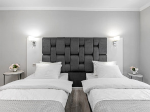 Квартира Королевская кровать с камином