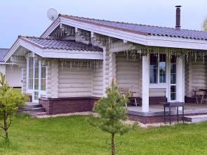 Semenovskaya 4A Private House