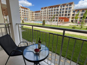 C Bacsejnom V Zhivopicnom Meste Zhk Kiparis 293 Flat