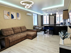 Neotel Dvushka Ryadom S Teatrom Kukol Flat