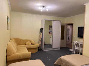 Апартаменты 3 комнаты в Центре рядом с Электричкой на Море