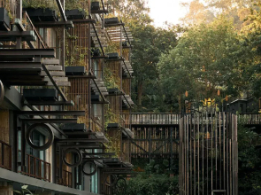 Курортный отель Dinso Resort & Villas Phuket, Vignette Collection by IHG