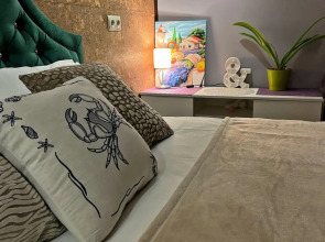 Гостевой дом Four Lions House (Фор Лайонс Хаус)