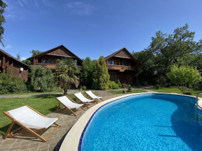 Na  Lazurnoy 61 Private house