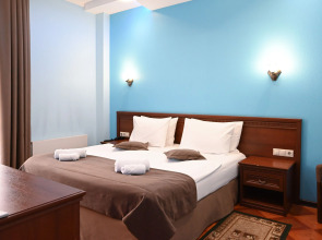 Отель Shine House