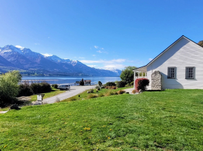 Kinloch Wilderness Retreat Hotel