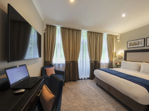 Wellington Hotel by Blue Orchid