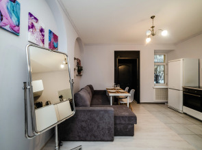 Апартаменты Жуковского 1/2/10 с2 (102)