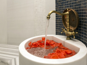 Golden Tulip Istanbul Bayrampasa