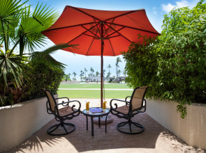 Курортный отель JA The Resort - JA Beach hotel