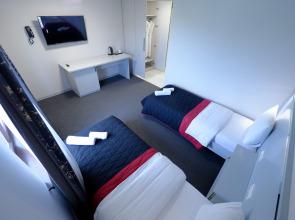 Отель Grand Aura