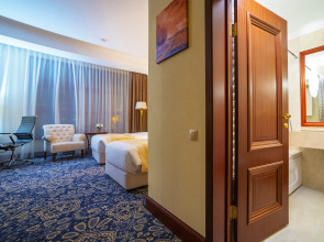 Отель Ramada by Wyndham Almaty