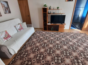 Prostornaya Dvushka V Tsentre Goroda Flat