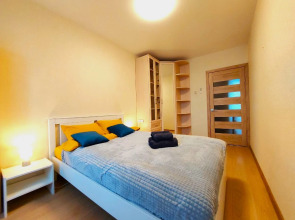 Квартира Трехкомнатная Недалеко от Метро Пражская