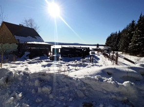 Частный дом на берегу Зюраткуля