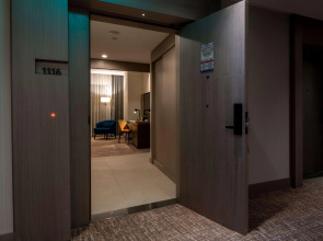 Отель Centro Westside by Rotana