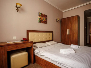 Отель Корсар