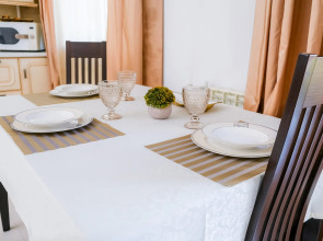 Апартаменты Unique Apart Прованс с джакузи рядом с набережной и фонтаном Весенней 7