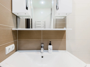 Квартира 2-к в центре на О.Волкова 3 от RentAp, 6 сп.мест