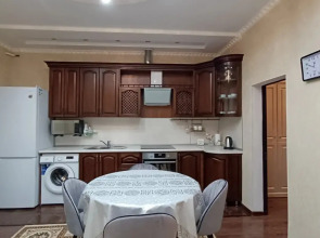 Квартира с двумя спальнями в курортной зоне рядом с Верхним рынком