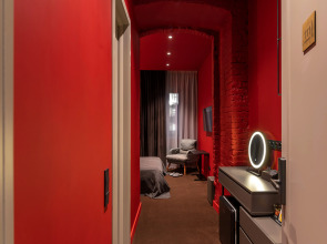Апартаменты Red room в NikolaevBuilding