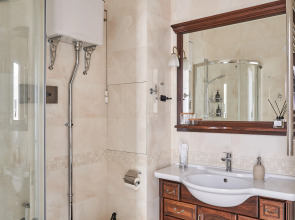 Апартаменты в Доходном доме на Патриарших прудах