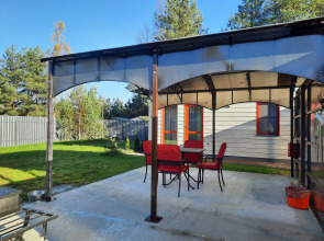 Частный дом у леса