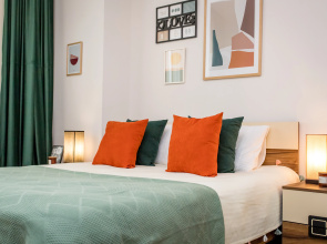 S Krasivym Vidom na Mtatsmindu i Gorod Apartments