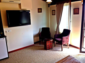 Отель Naz Wooden House Inn