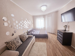 Stilnaya kvartira v Surgute Flat