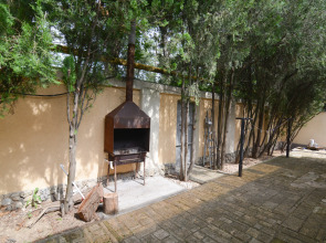 Отель Пчела