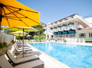 Rose Garden Premium Hotel
