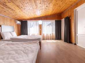 Отель Максим Парк-Лоо