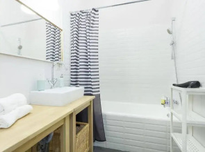 Апартаменты Улучшенные Просторные с Видом на Садовое Кольцо