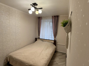Uyutnaya 2khkomnatnaya Kvartira Na Kadetskom Bulvare Flat