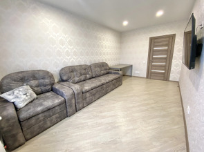 Квартира Большая двухкомнатная у метро Пионерская