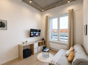 Schastlivyye Metry s Besplatnoy Parkovkoy. u Termy Vidnoye Apartments