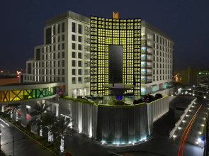 Grand Millennium Muscat Hotel