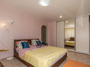 Na Ulitse Karla Marksa 76 Flat