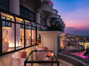 Отель Tower Club at lebua