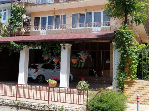 Yuzhny Guest House