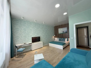 Stilnaya s umnym domom na beregu Angary Flat