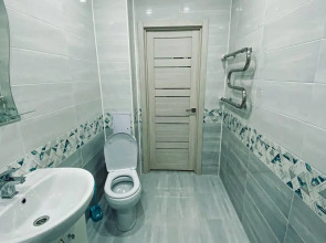 Квартира с Панорамным Балконом и Индивидуальным Отоплением. Тихий Уютный Район с Очень Развитой Инфраструктурой