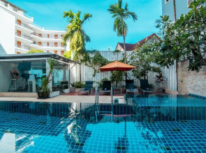 Отель Citrus Patong Hotel by Compass Hospitality