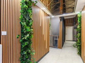 Отель Roys Hotel & Suites